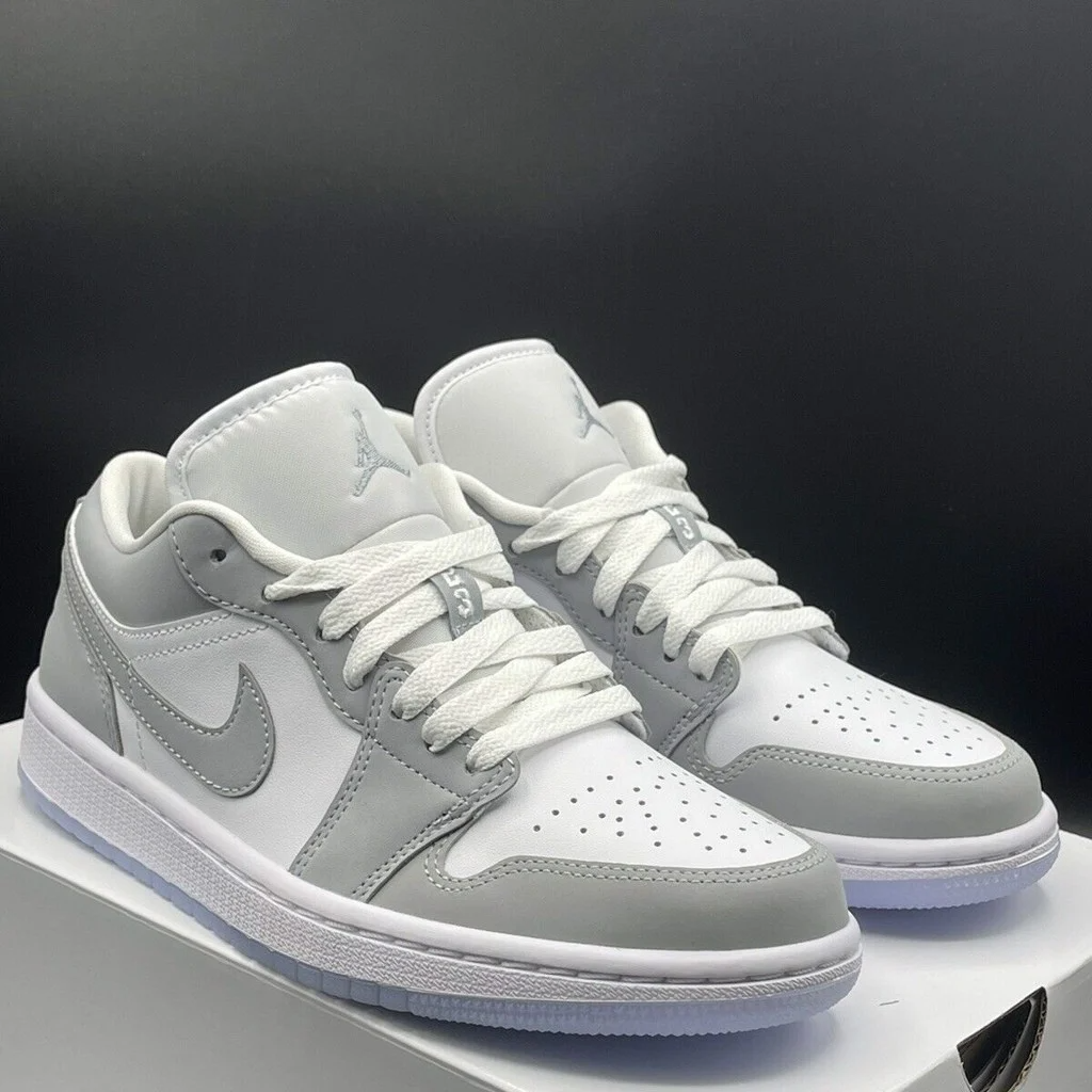 Air Jordan 1 Low WMNS “Wolf Grey”